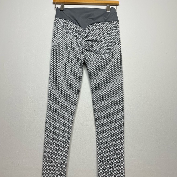 TikTok Leggings - Picture 3 of 4